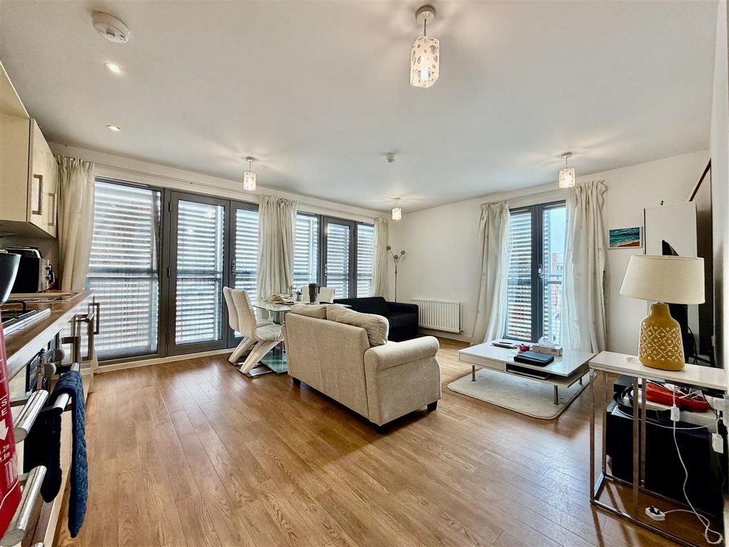 Property photo 2 of 12