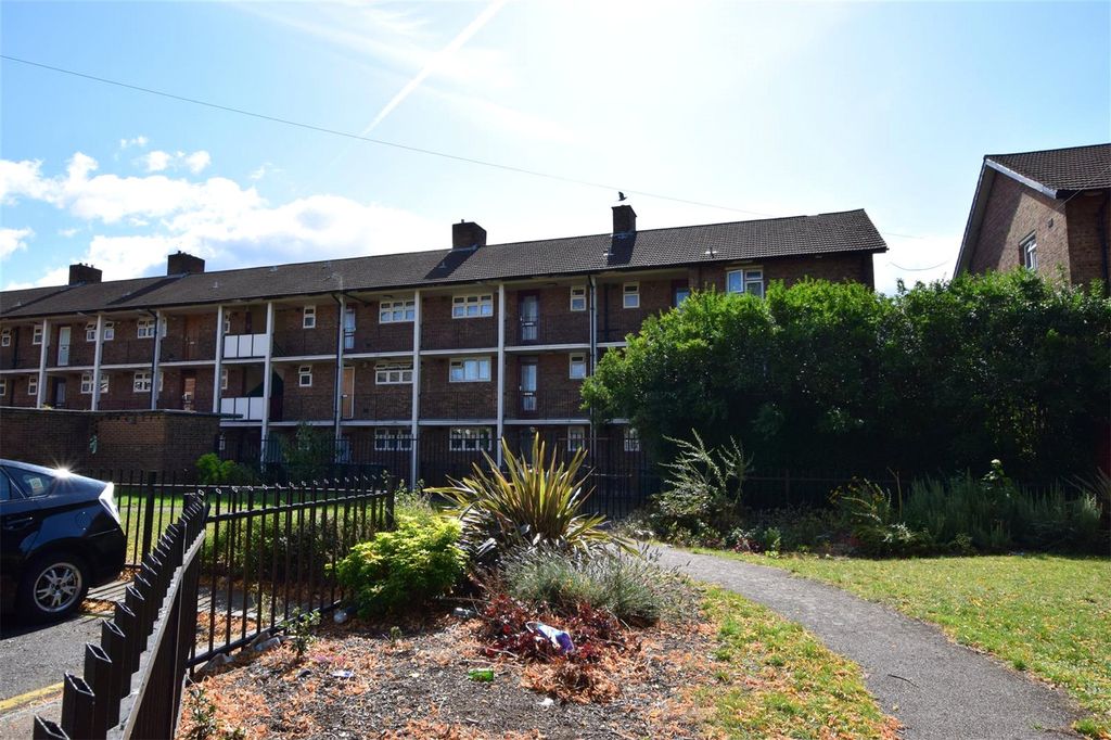 Property photo 1 of 7 Front