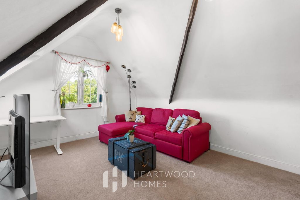Property photo 3 of 13