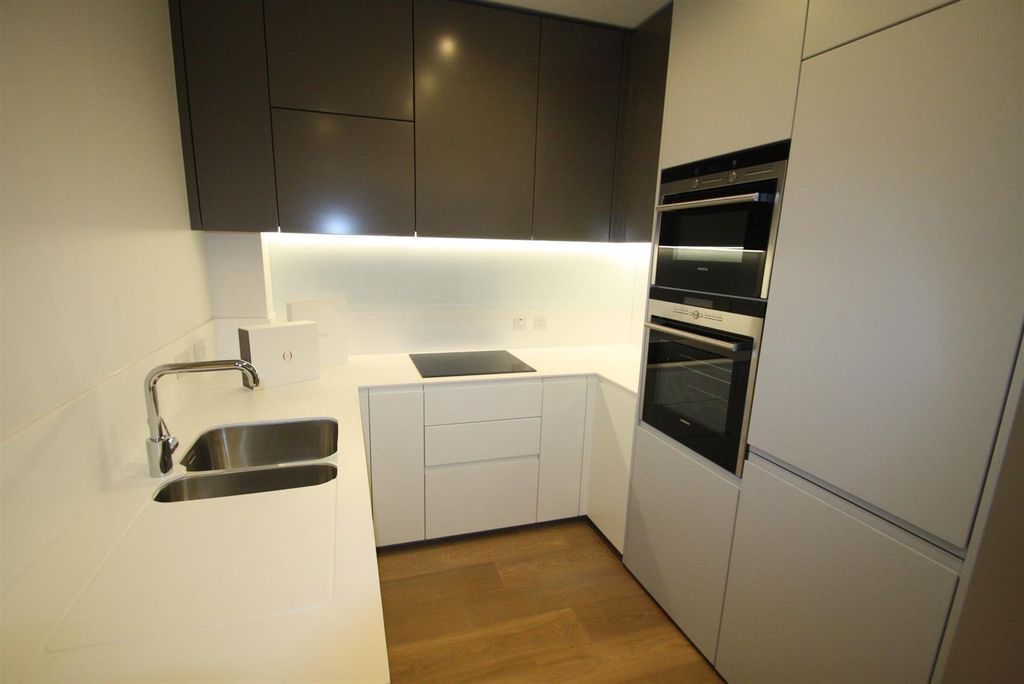 Property photo 2 of 15 Kitchen