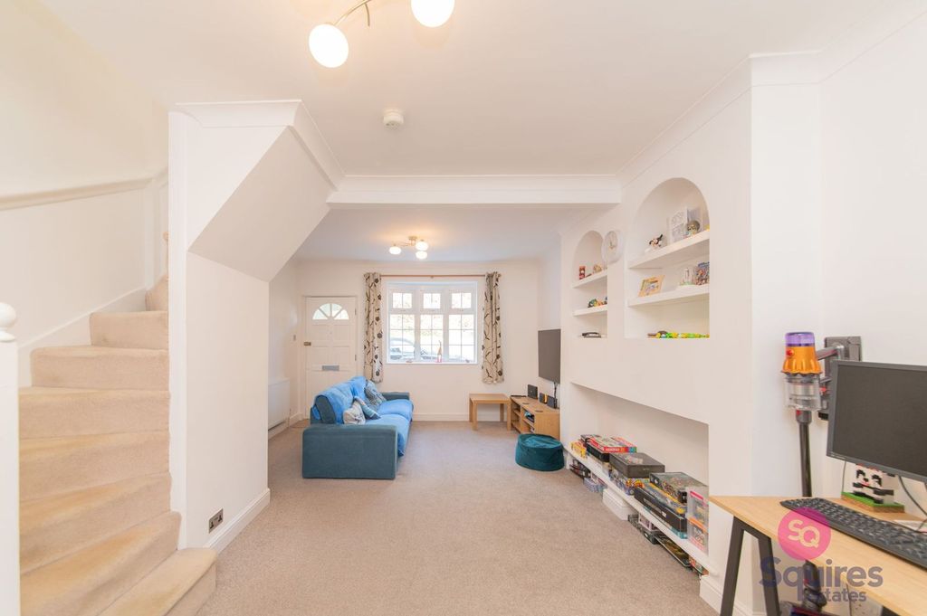 Property photo 2 of 8