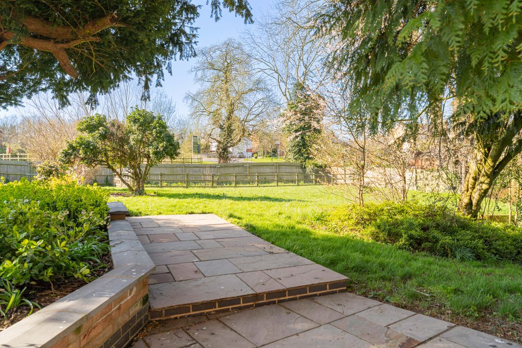 Property photo 2 of 30