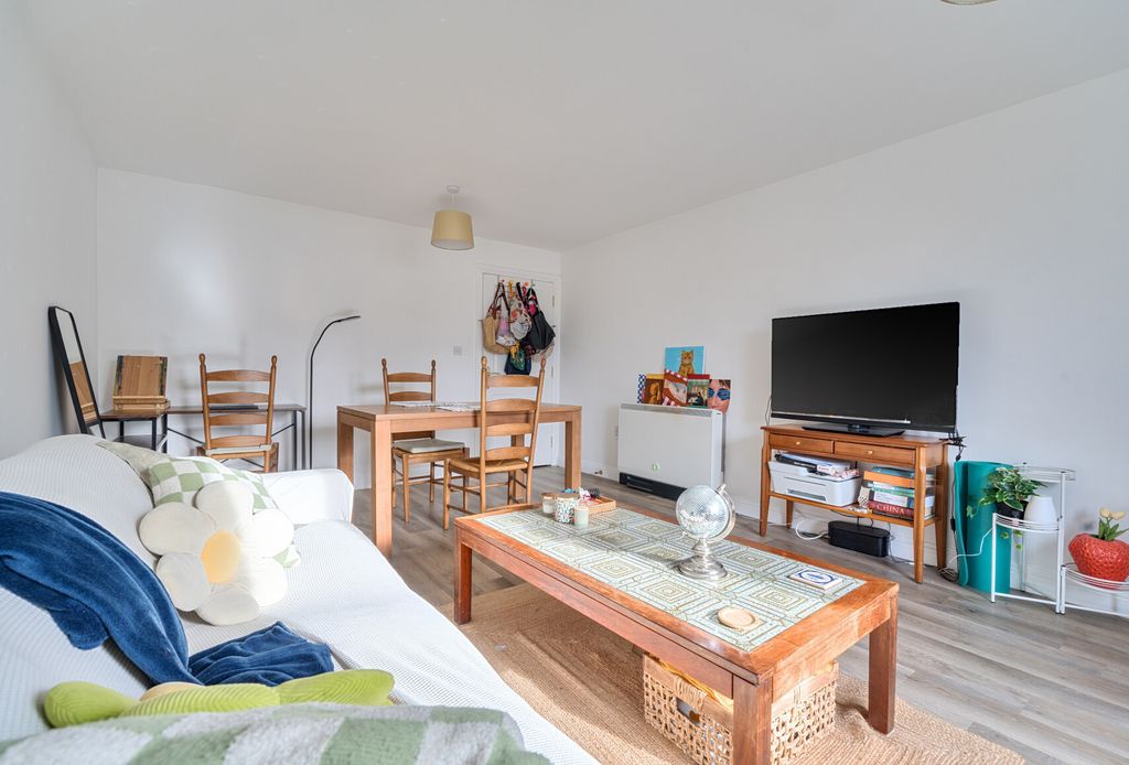 Property photo 1 of 12 1402596-5-6978B14...