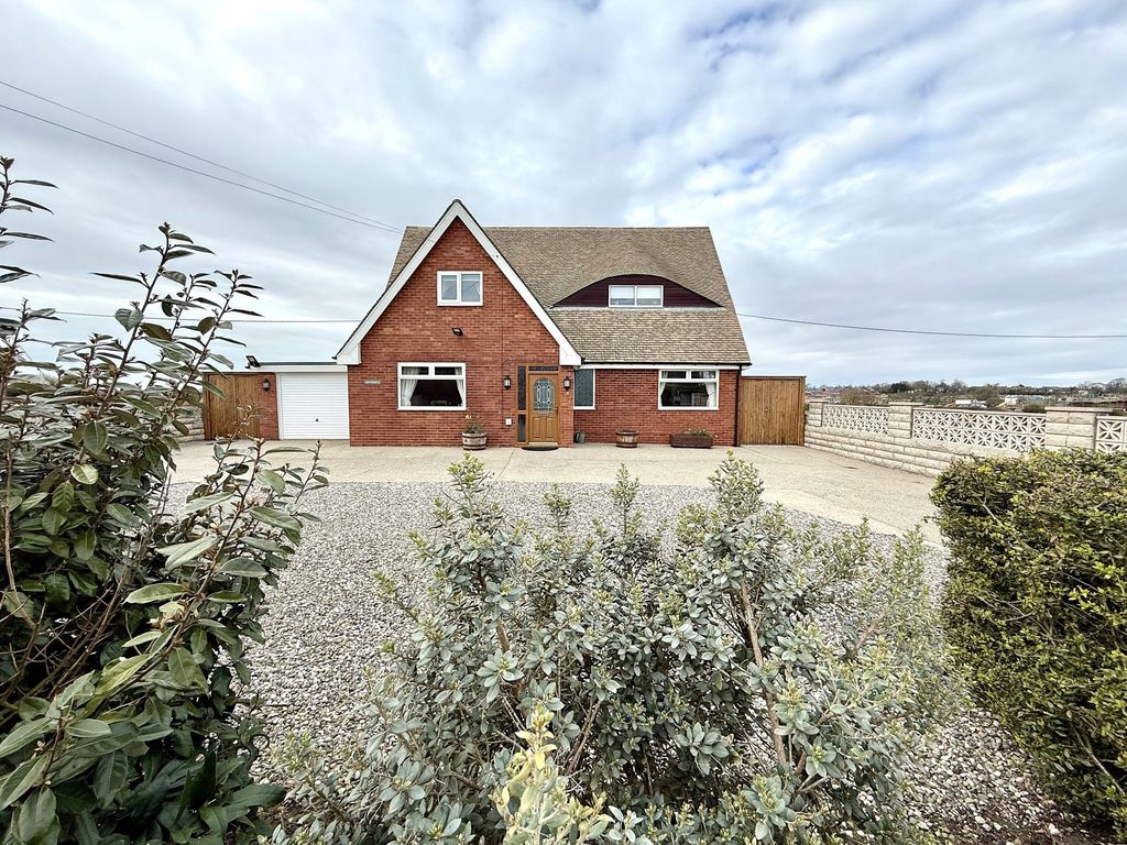 Property photo 1 of 32