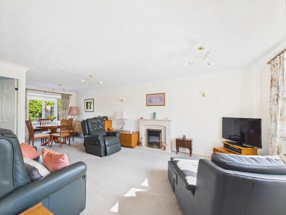 Property photo 3 of 16 Giraffe360-Still001