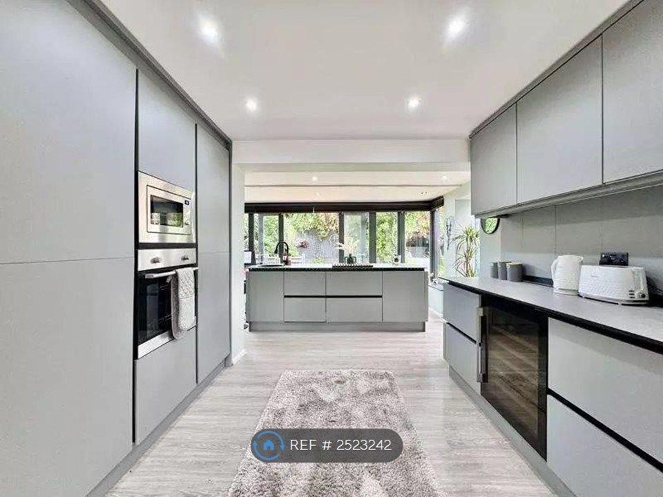 Property photo 1 of 13 Kitchen