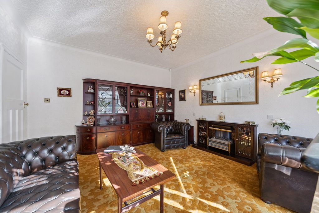 Property photo 3 of 31