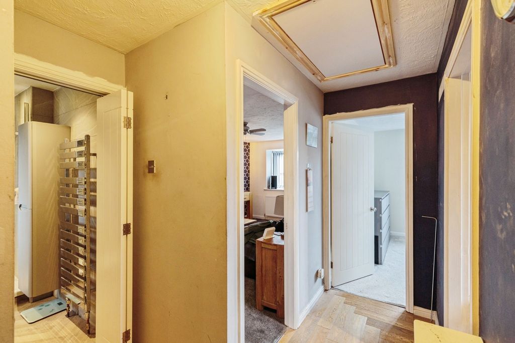 Property photo 2 of 16 Pbox-Img.Jpg