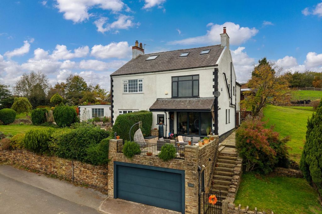 Property photo 2 of 28