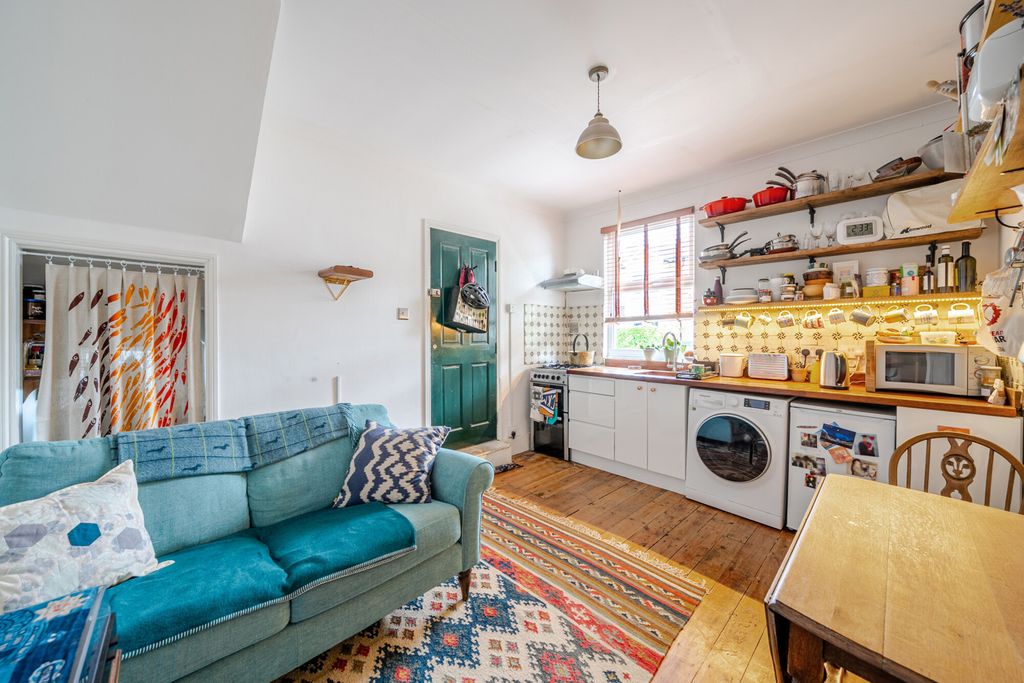 Property photo 2 of 14 1464665-8-6A0c69d...