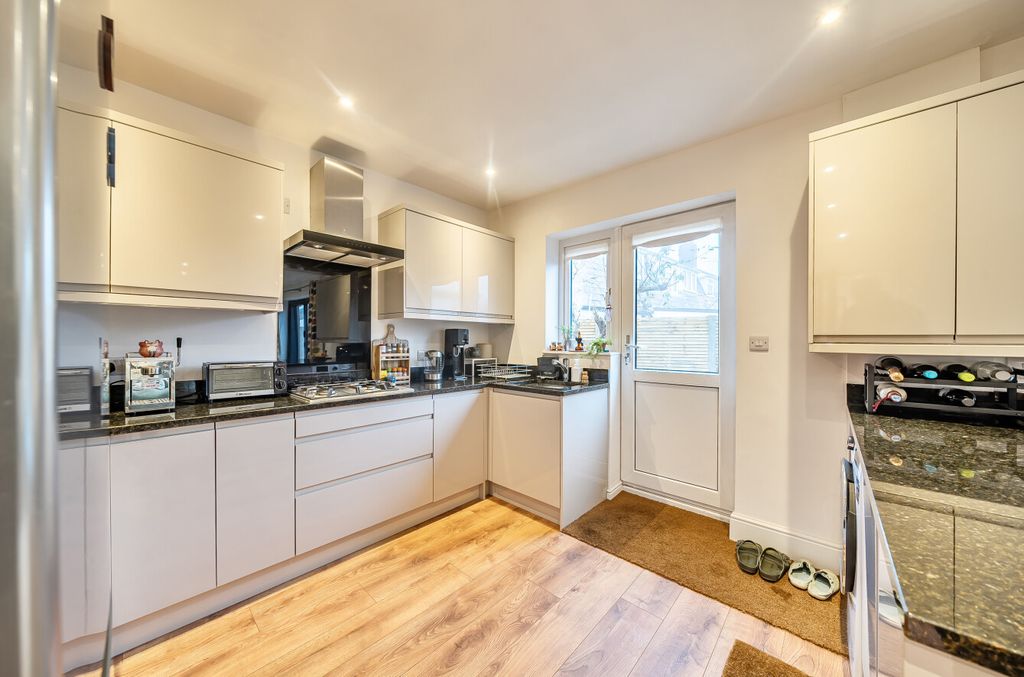 Property photo 2 of 23 Kitchen