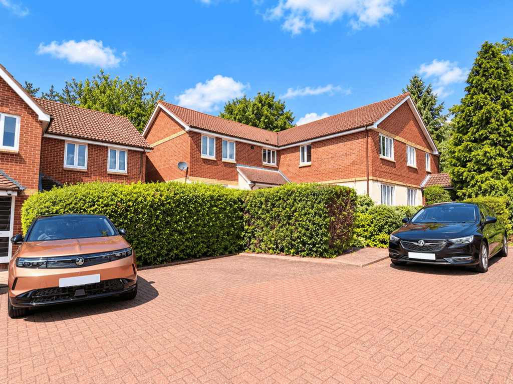 Property photo 1 of 6 2 Bed Flat For Sale Waterloo Rise, Reading Rg2 0Lw