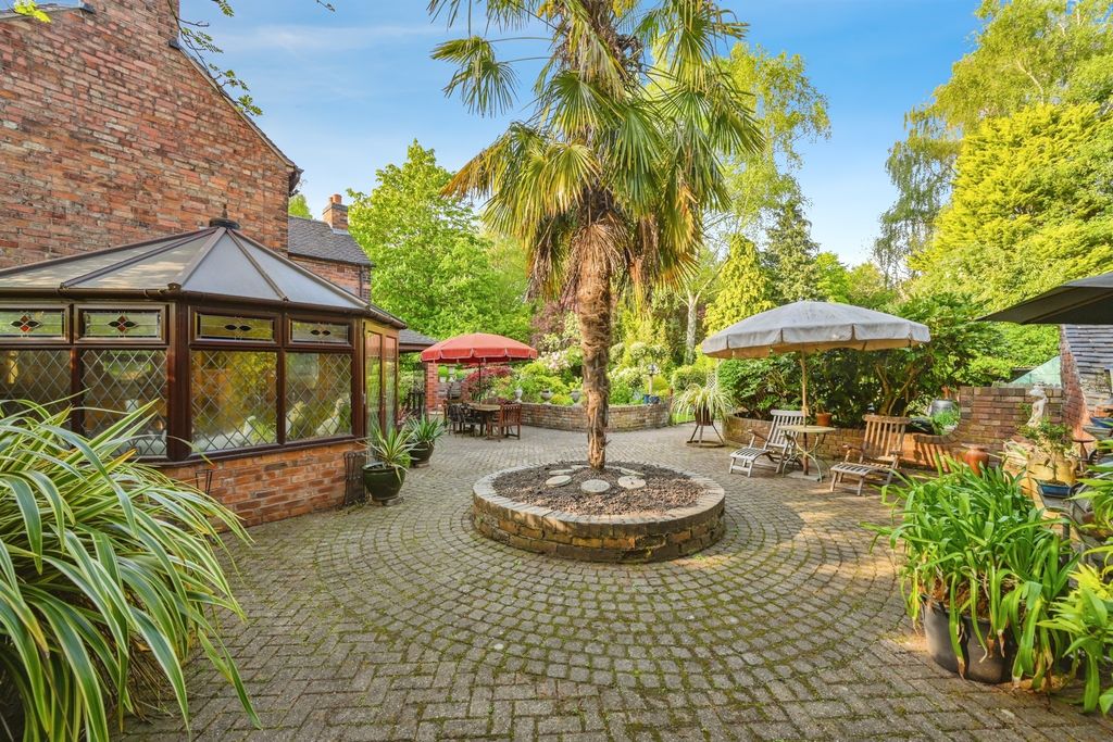 Property photo 2 of 24