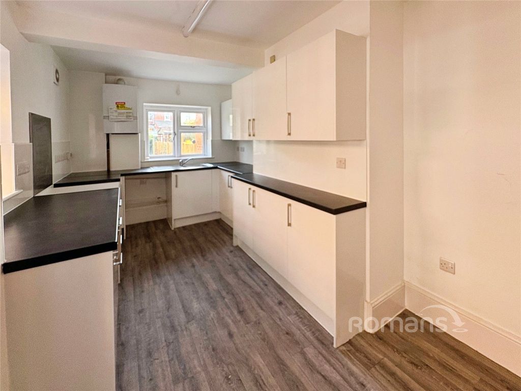 Property photo 2 of 12 Picture No. 16