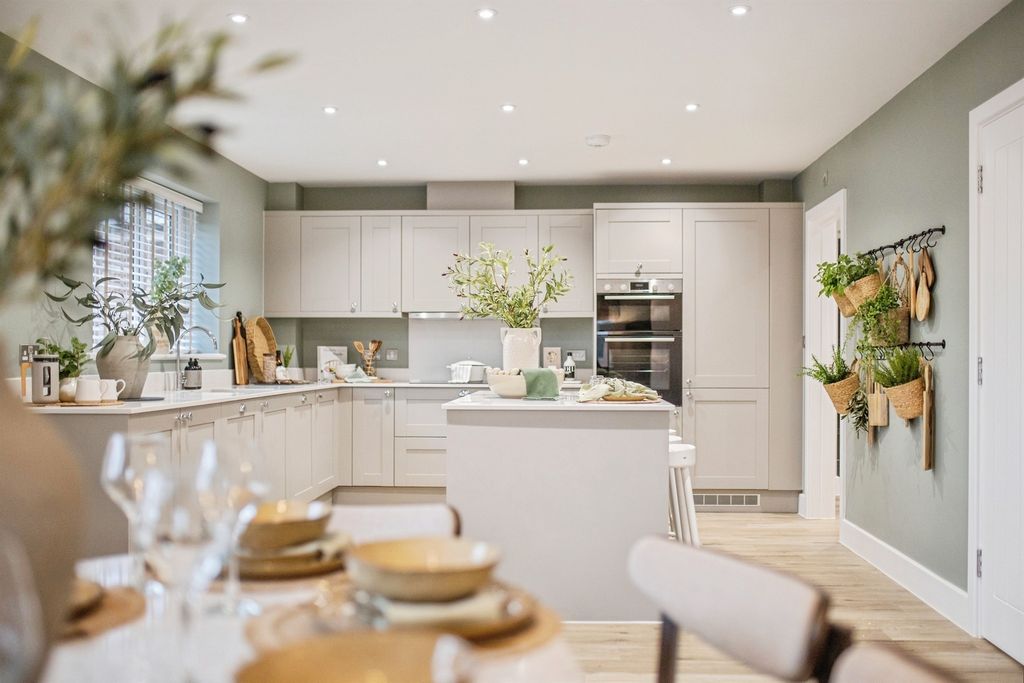 Property photo 2 of 22