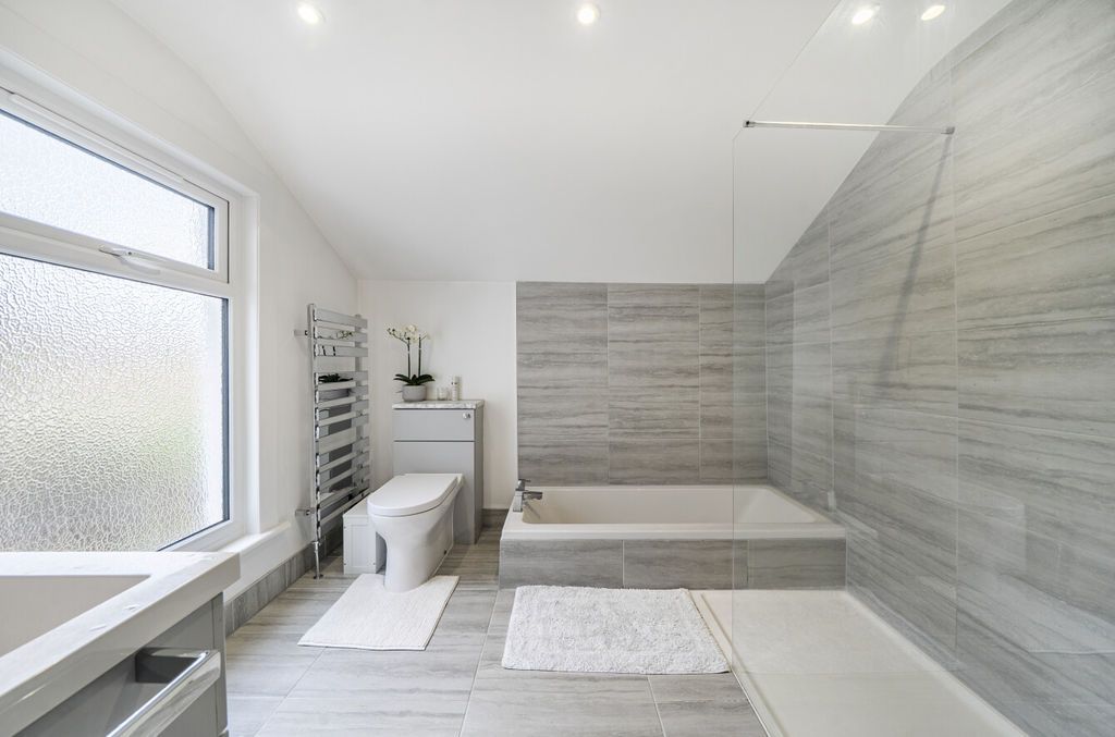 Property photo 3 of 13 Bathroom Angle 1