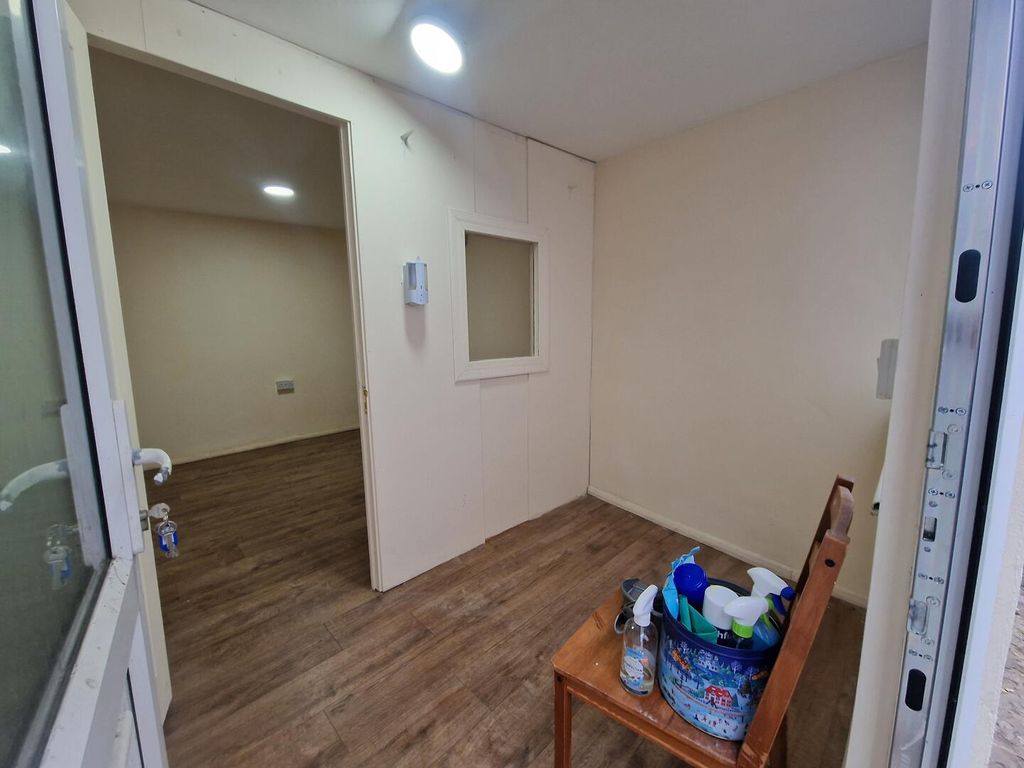 Property photo 3 of 4 Hallway