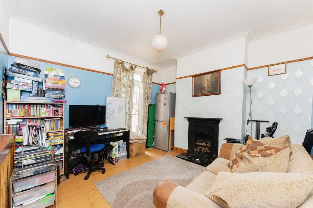 Property photo 2 of 15