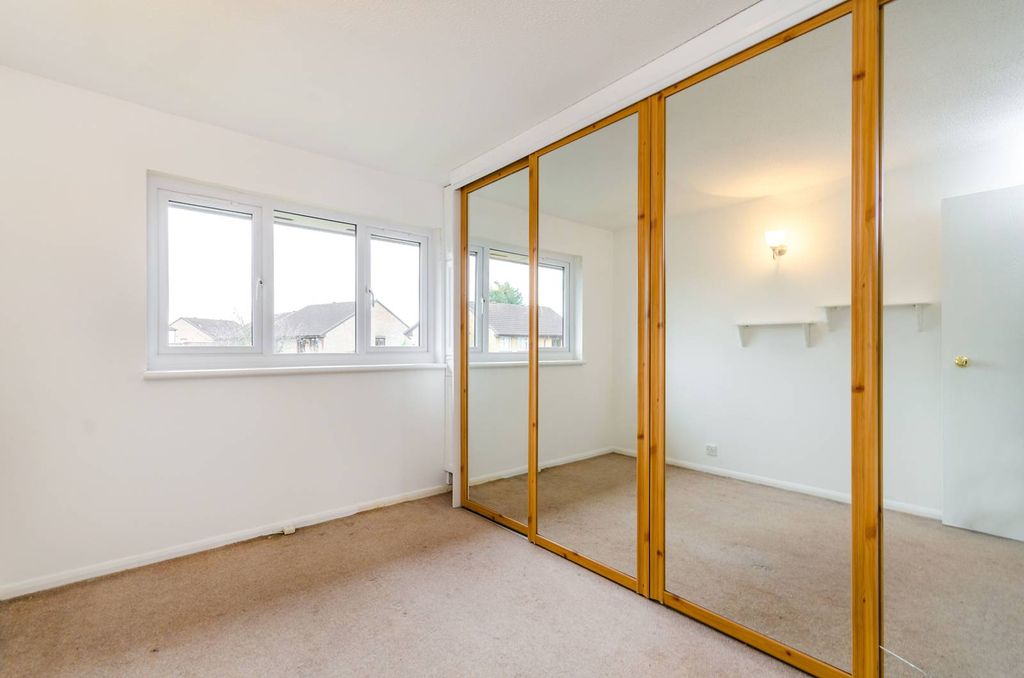 Property photo 3 of 8