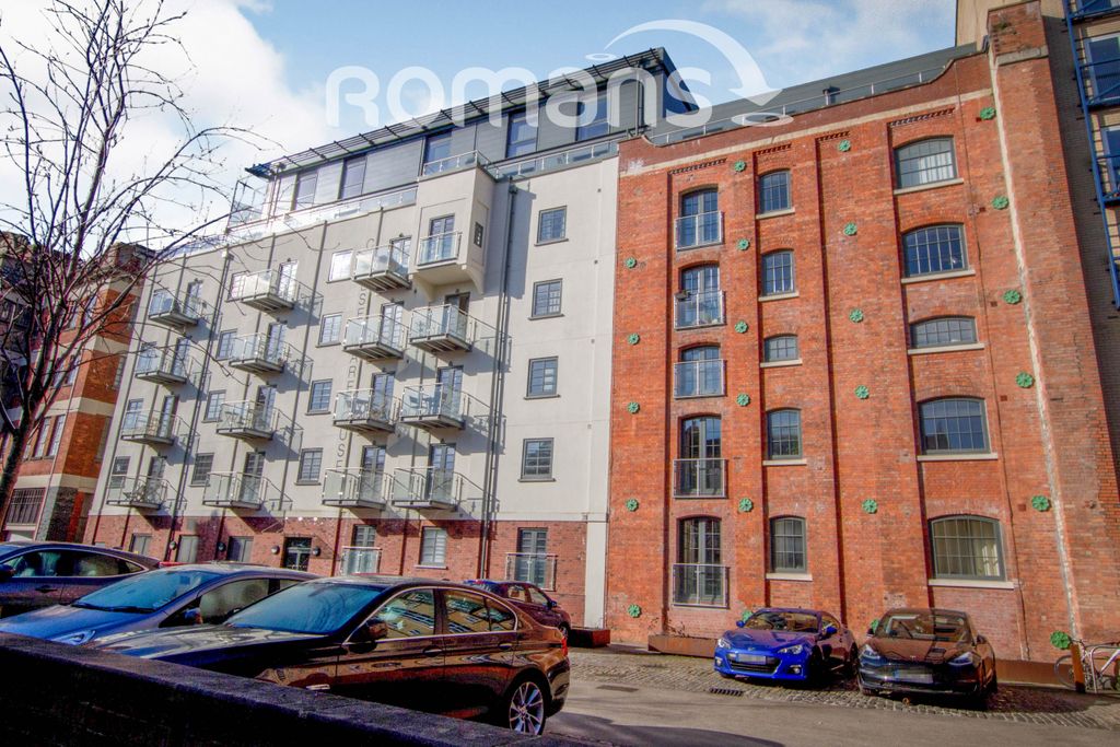 Property photo 1 of 11 Front