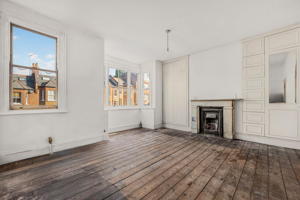 Property photo 2 of 14