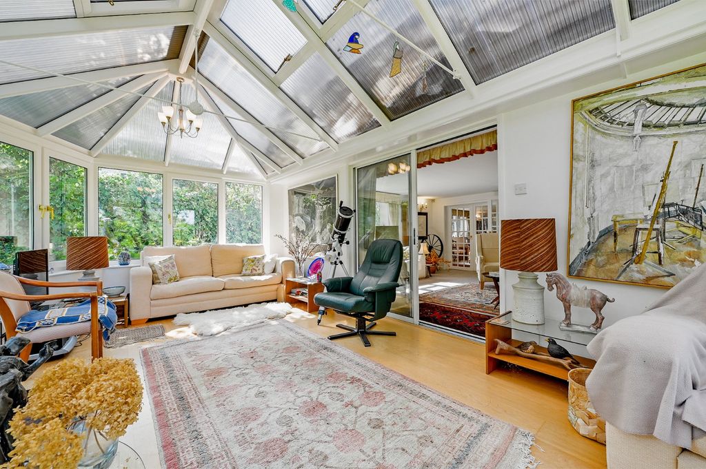 Property photo 3 of 14 Conservatory