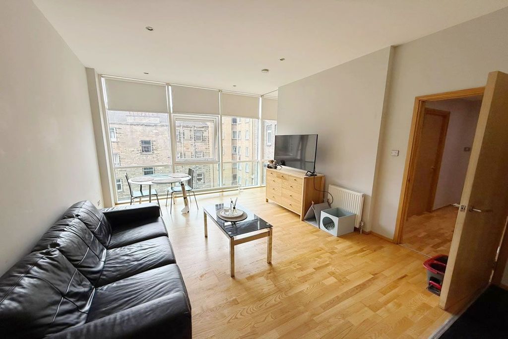 Property photo 2 of 9