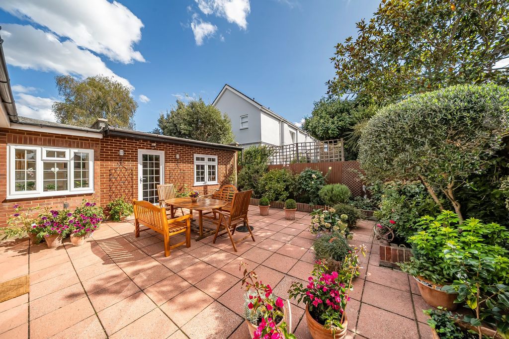 Property photo 2 of 21