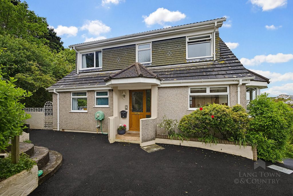 Property photo 1 of 28