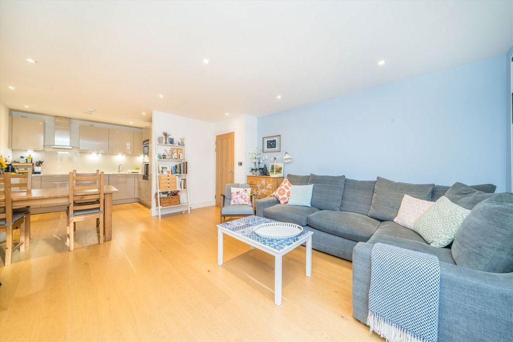 Property photo 2 of 7