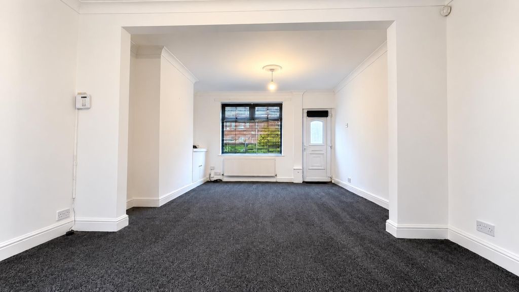 Property photo 2 of 9 7d9Cbfe6-59c0-49E3-9B01-2c424A49c76A.Png