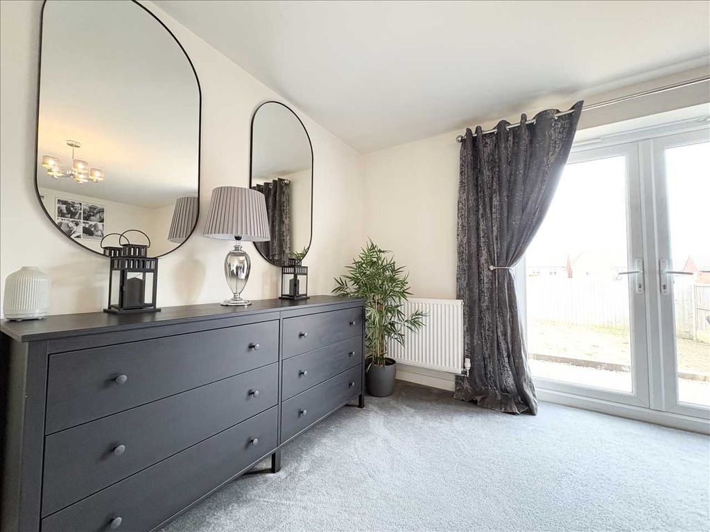 Property photo 2 of 23 Lounge