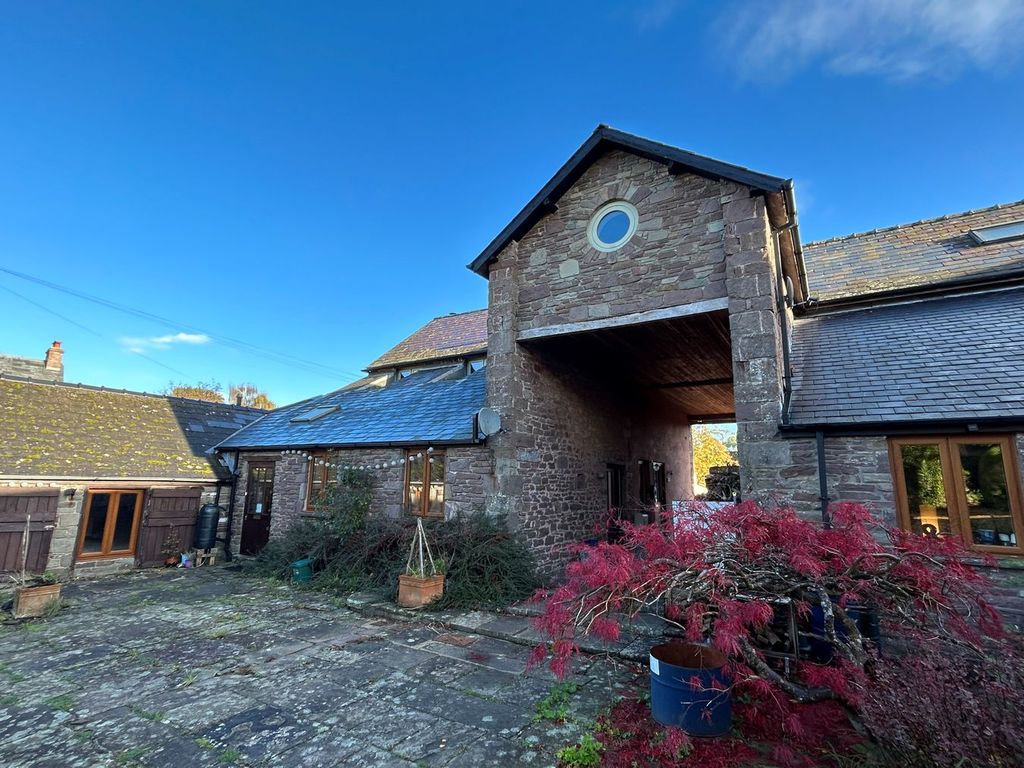 Property photo 1 of 6