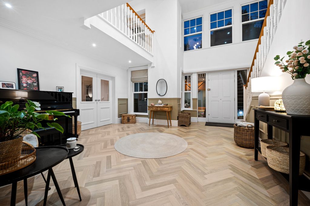 Property photo 2 of 50