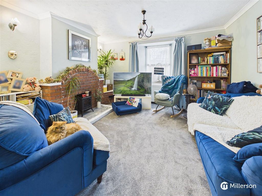 Property photo 2 of 19 Cam05092G0-Pr0148-Still023.Jpg