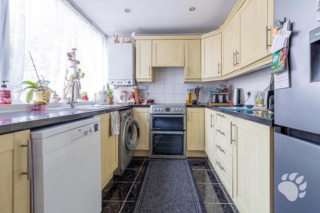 Property photo 3 of 15 Kitchen