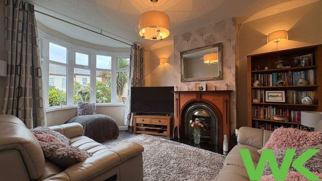 Property photo 2 of 23