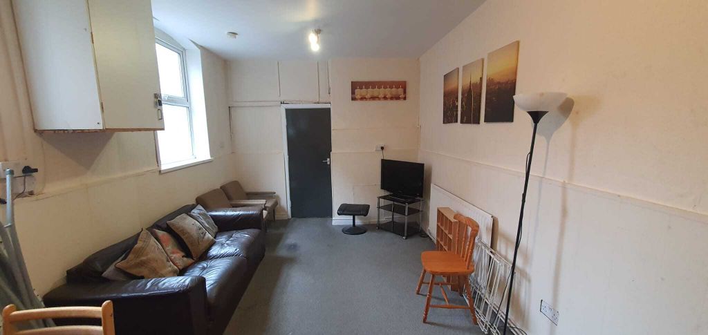 Property photo 2 of 6
