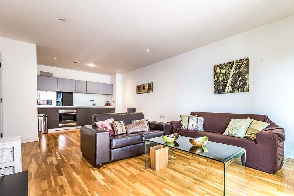 Property photo 2 of 8 Picture No. 17