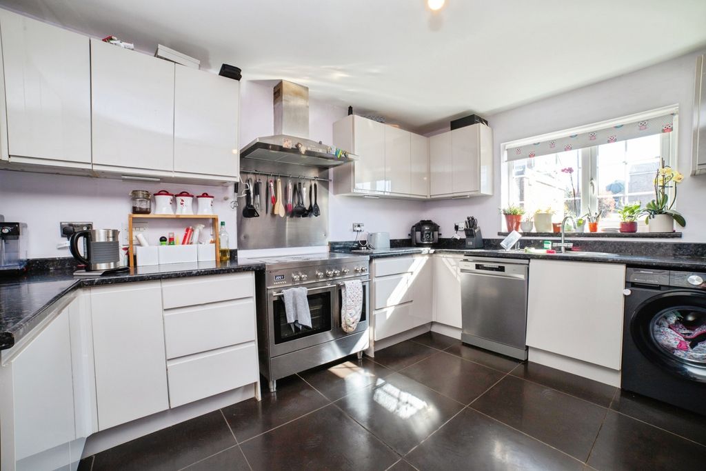 Property photo 2 of 25 Pbox-Img.Jpg