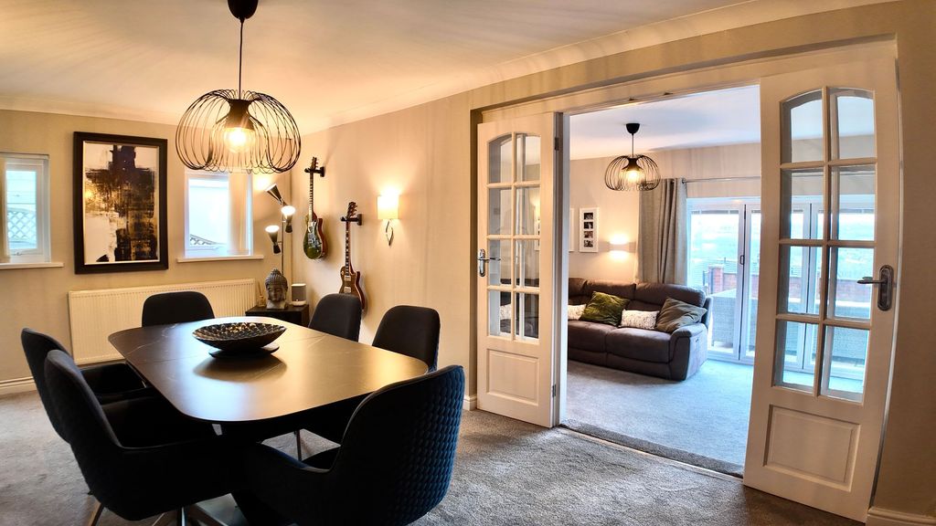 Property photo 2 of 40