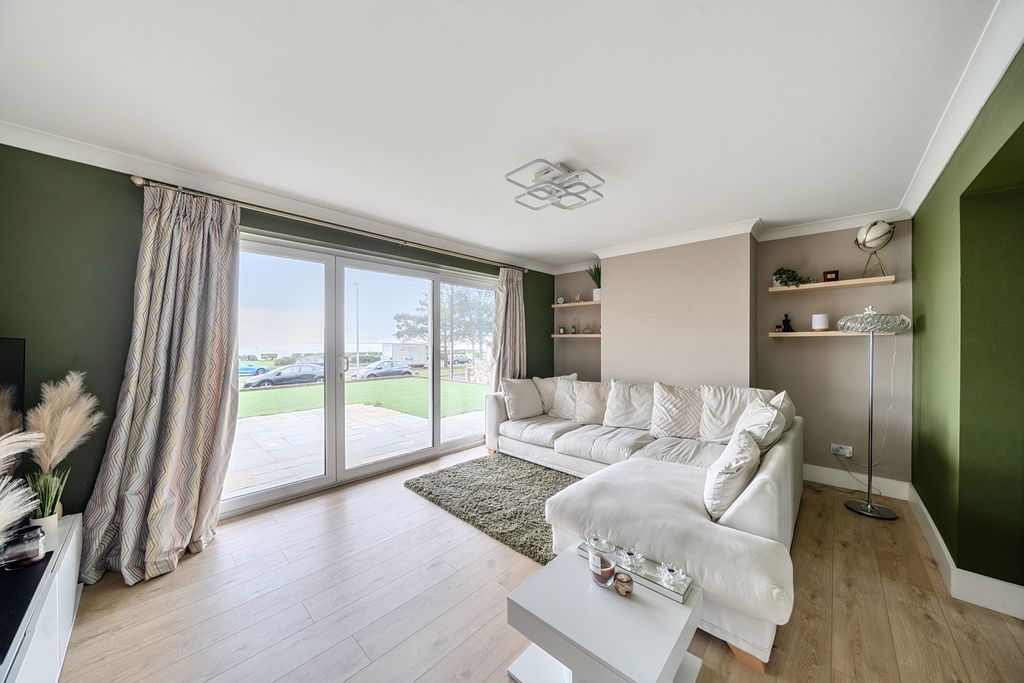 Additional image 4 of 2 bed flat for saleRoyal Esplanade, Ramsgate CT11
