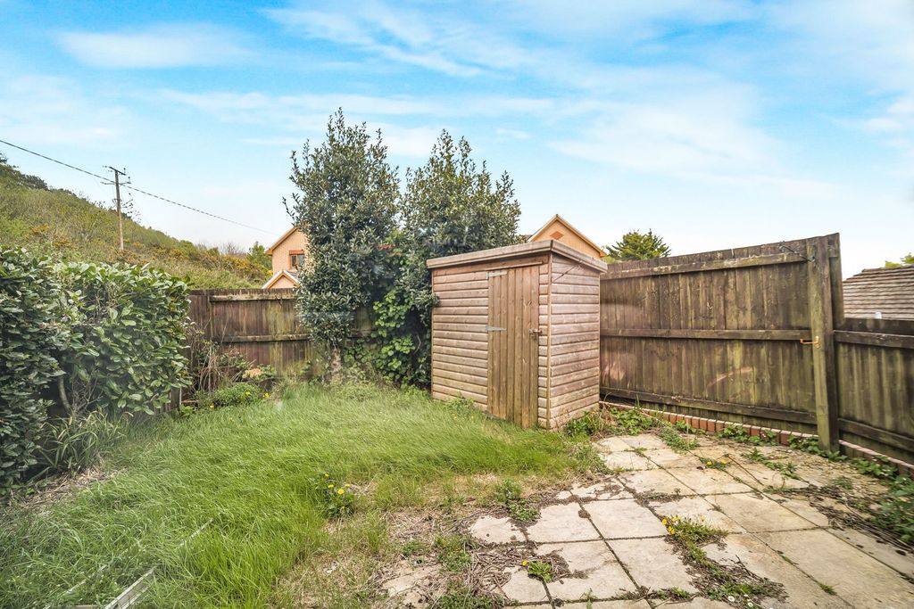 Property photo 2 of 21