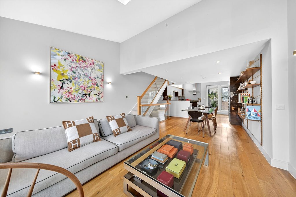 Property photo 3 of 27