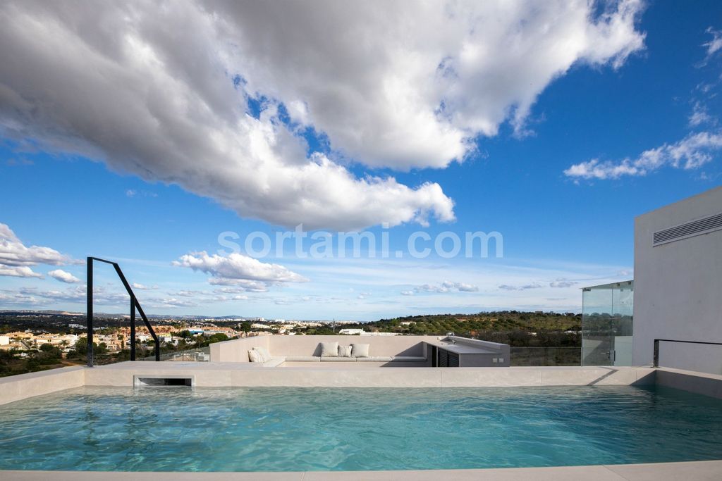 Property photo 1 of 39