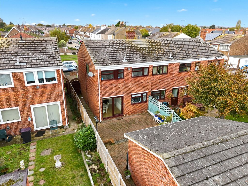 Property photo 3 of 19 Picture No. 05