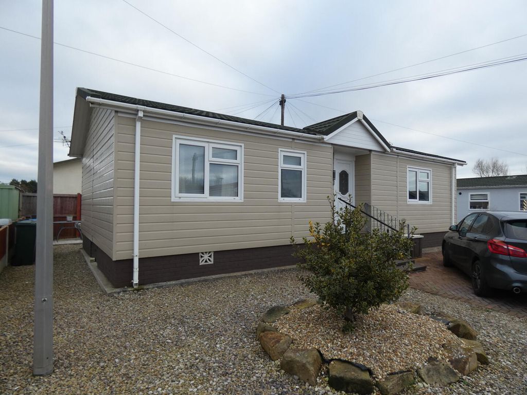 Property photo 1 of 15 Front (Exterior)