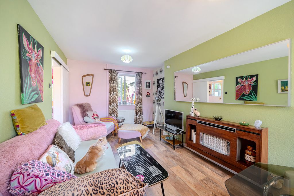 Property photo 3 of 26