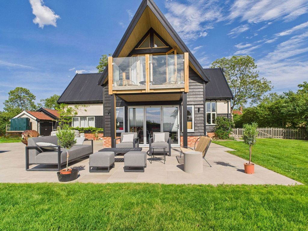 Property photo 1 of 28