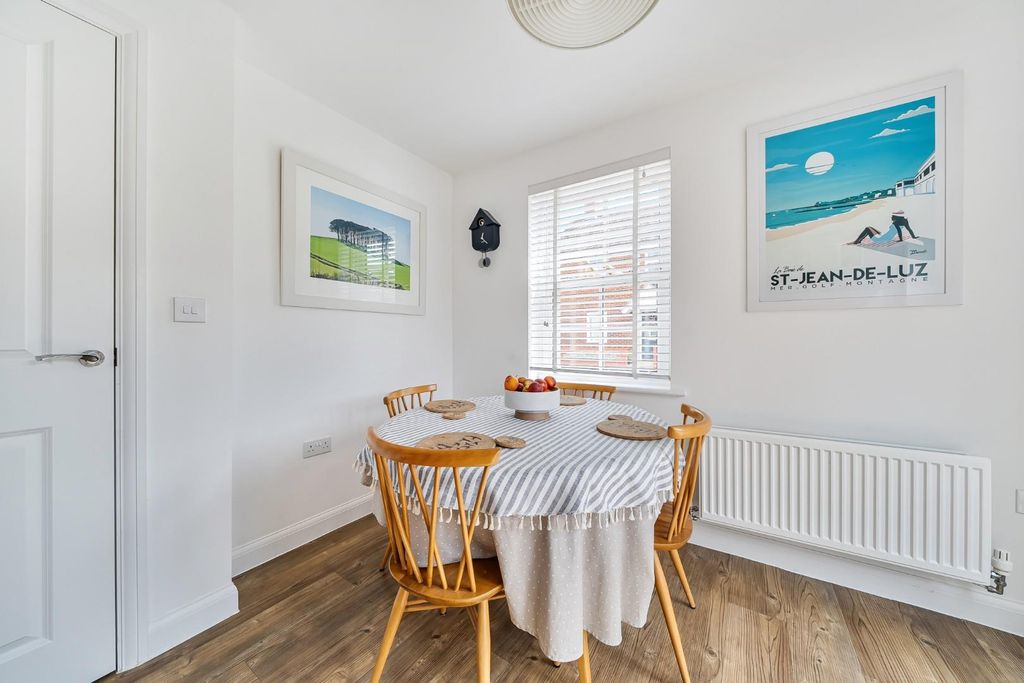Property photo 3 of 14 1-69d4Df7Ea9606-1436326-12-69ce7F84A2d1A-1.Jpg